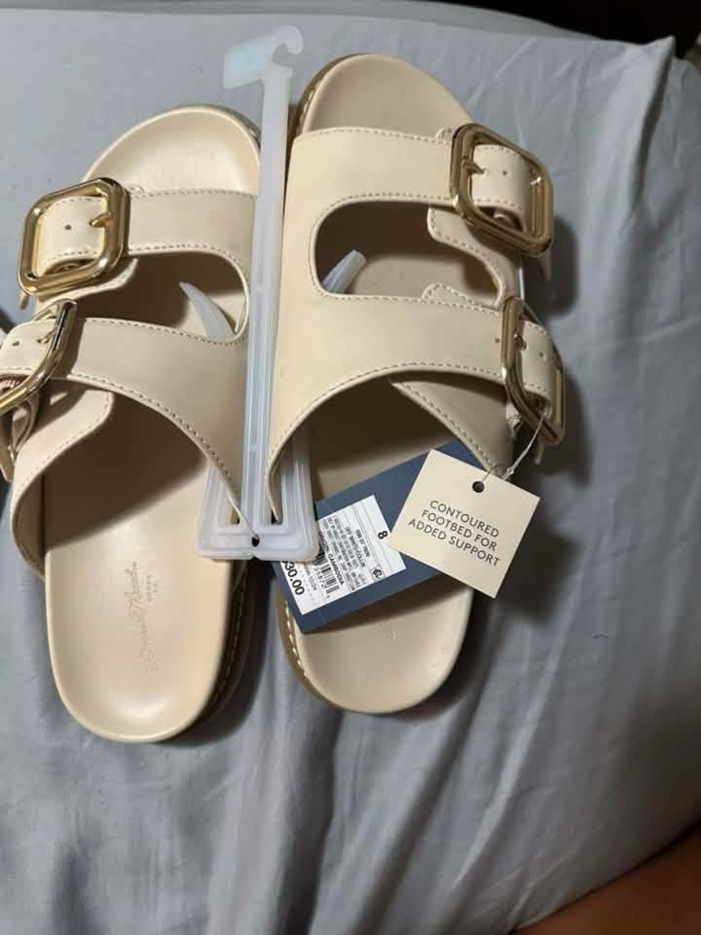 Sandals with gold
